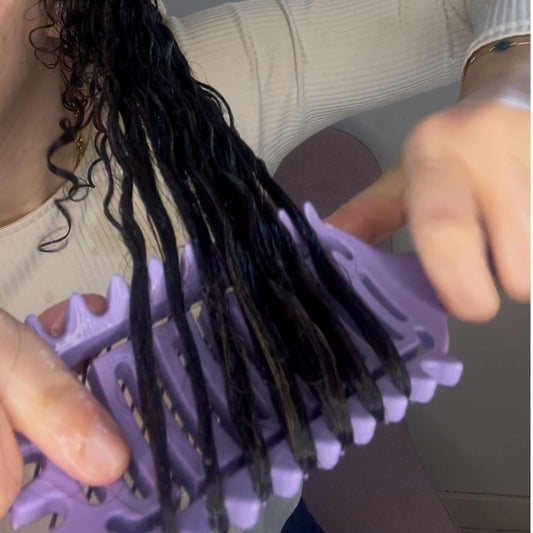 Routine cheveux bouclés : Comment définir ses boucles et les protéger pour plus de tenue et moins de frisottis ?