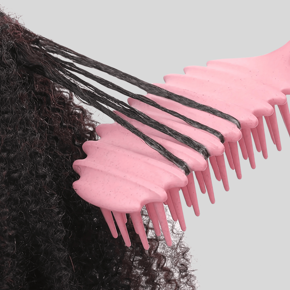 TOP 5 des astuces pour un démêlage en douceur des cheveux bouclés - Ma Couronne Curly