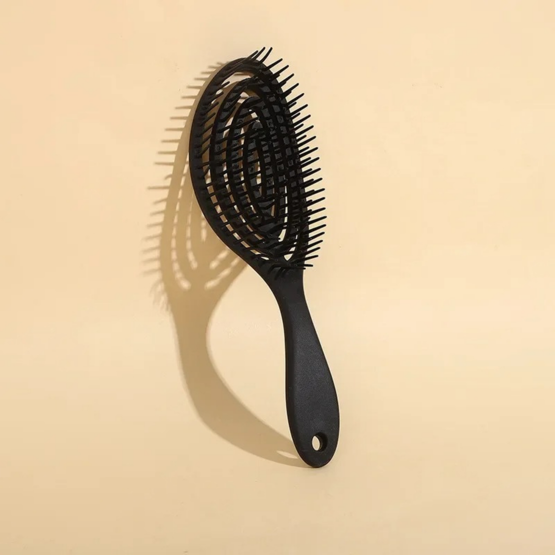BROSSE-A-CHEVEUX-FRIZZCONTROL-BROSSE-DEFINTION-BOUCLE-violet-noir-cheveux-bouclés-noir