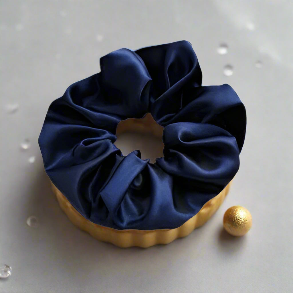 Chouchou-Satin-RetroChicBleu-chouchou-soie-bleu