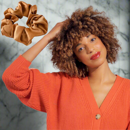 Chouchou-Satin-RetroChicBronze-cheveux-bouclés-chouchou-soie