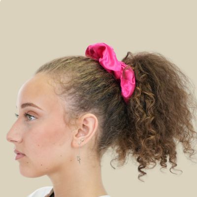 Chouchou en satin trio Signature Large rose cheveux bouclés épais