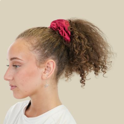 Chouchou en satin trio Signature Large rouge cheveux bouclés épais frisés