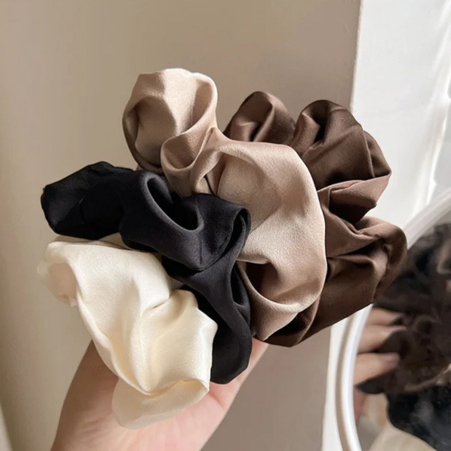 Elastique cheveux Elegance chouchou satin blanc noir marron