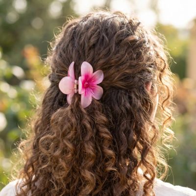 Pince à cheveux Fleur Passion peach femme cheveux bouclés 
