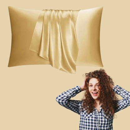 Taie-d-oreiller-en-satin-sleepcocon-taie-d_oreiller-satin-doré-cheveux-bouclés-ondulés-sans-frisottis