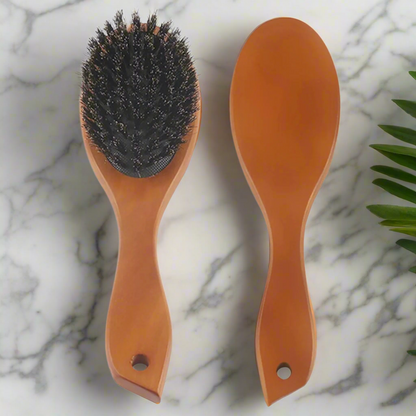 brosse-poil-de-sanglier-shineboost-brosse-en-poil-de-sanglier-marron-clair-cheveux-plaqués