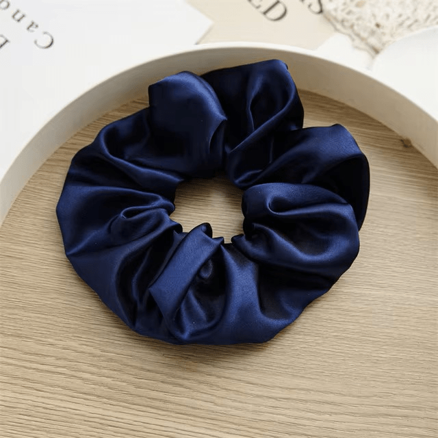 Chouchou Satin - RetroChicScrunchies™ - Bleu Marine - Ma Couronne Curly