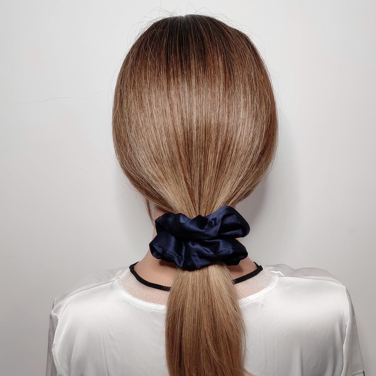 Chouchou Satin - RetroChicScrunchies™ - Bleu Marine - Ma Couronne Curly