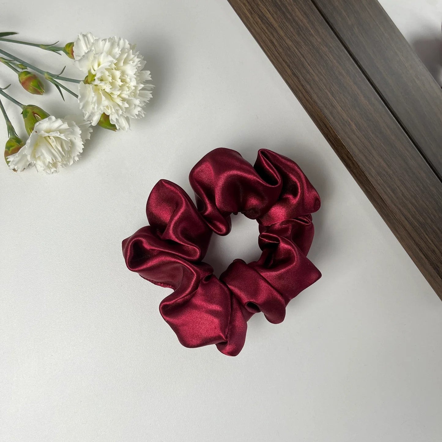 Chouchou Satin - RetroChicScrunchies™ - Bordeaux - Ma Couronne Curly