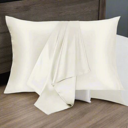 taie-d_oreiller-en-satin-satinembrace-taie-d_oreiller-satin-beige-cheveux-bouclés