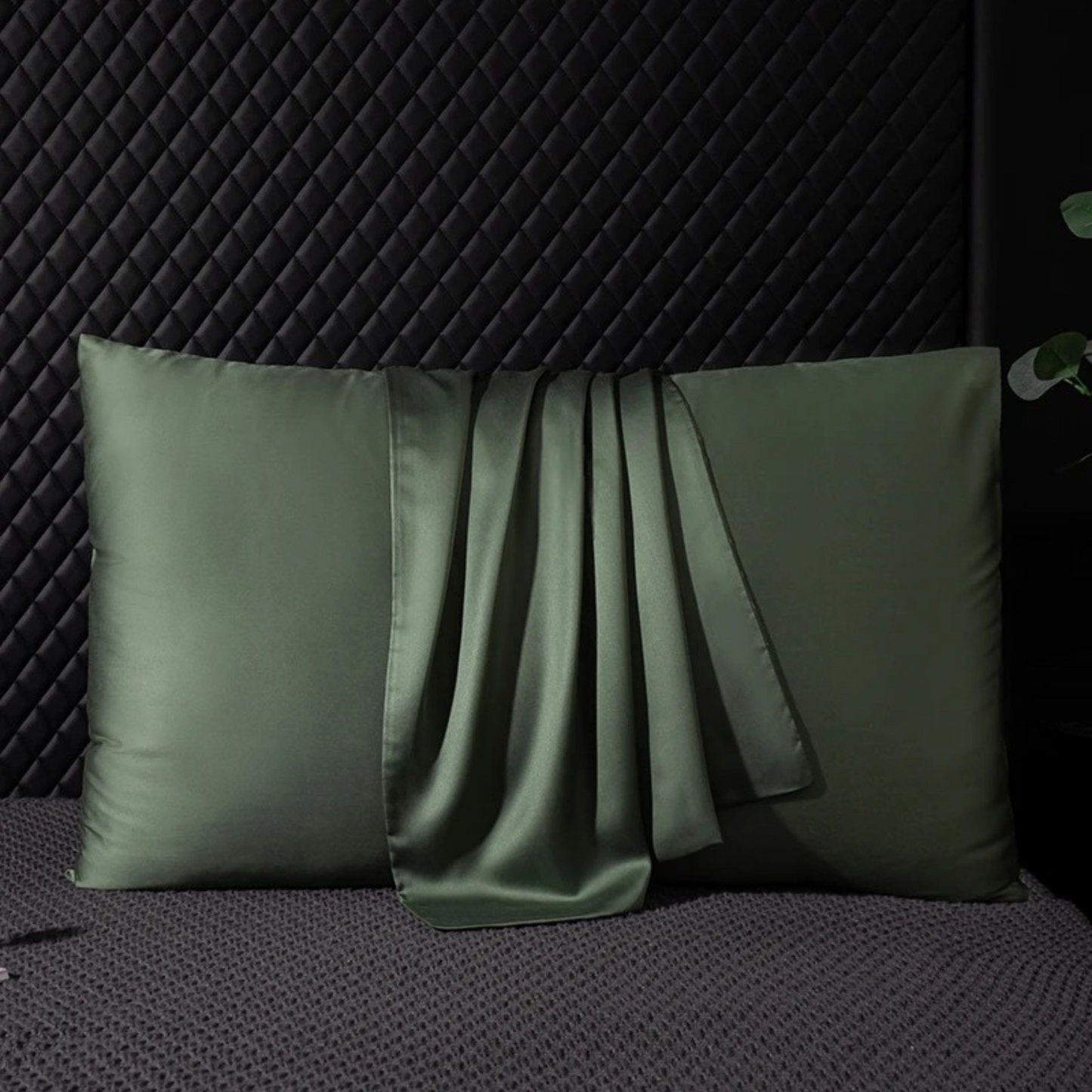 taie-d_oreiller-soie-glowsilk-taie-d_oreiller-vert-soie-de-murier-cheveux-texturés-bouclés